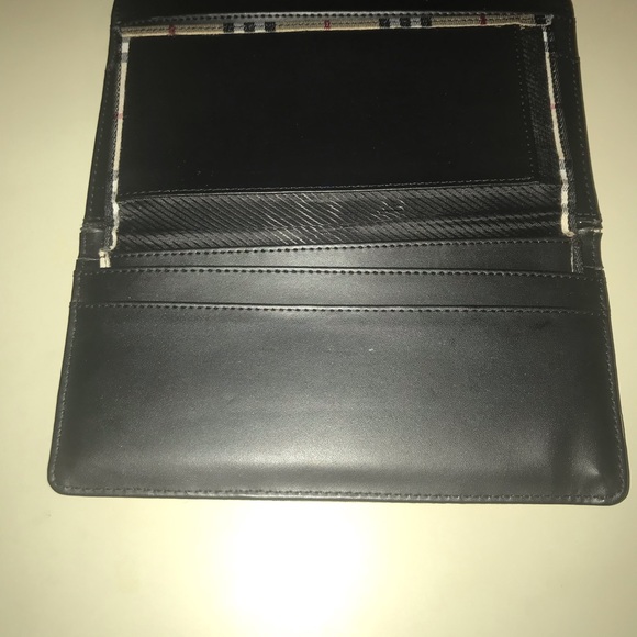 Authentic BurberryLondon blue label wallet. - Picture 6 of 7